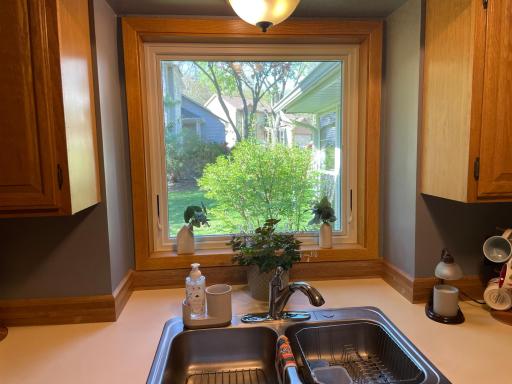 2470 Leyland Trail, Saint Paul, MN 55125