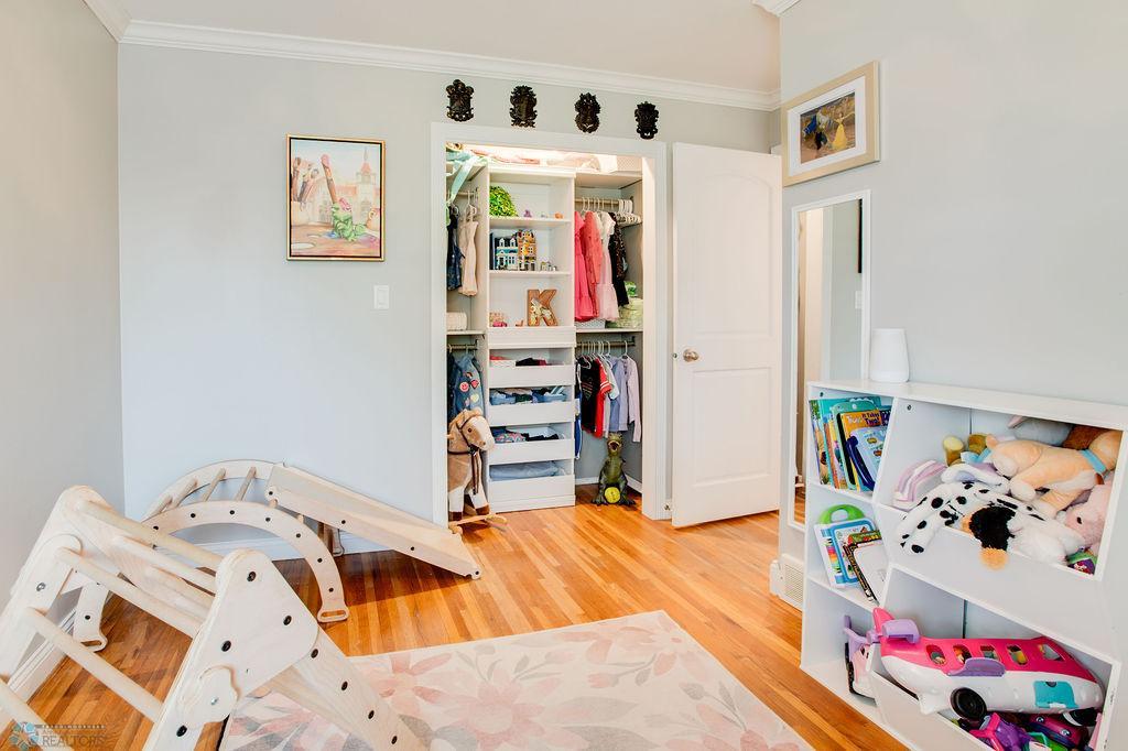 Main floor bed 2