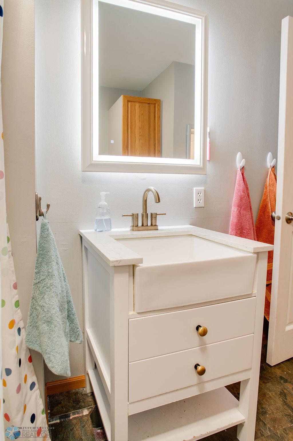 Main floor bath w/smart tech features