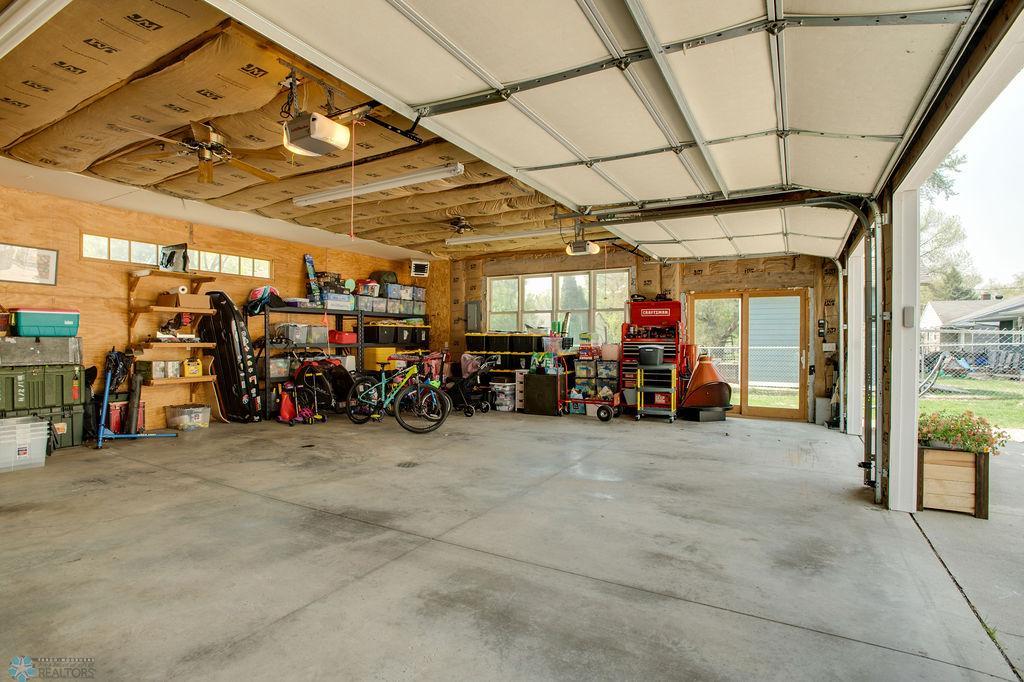 Sliding patio door/extra windows!