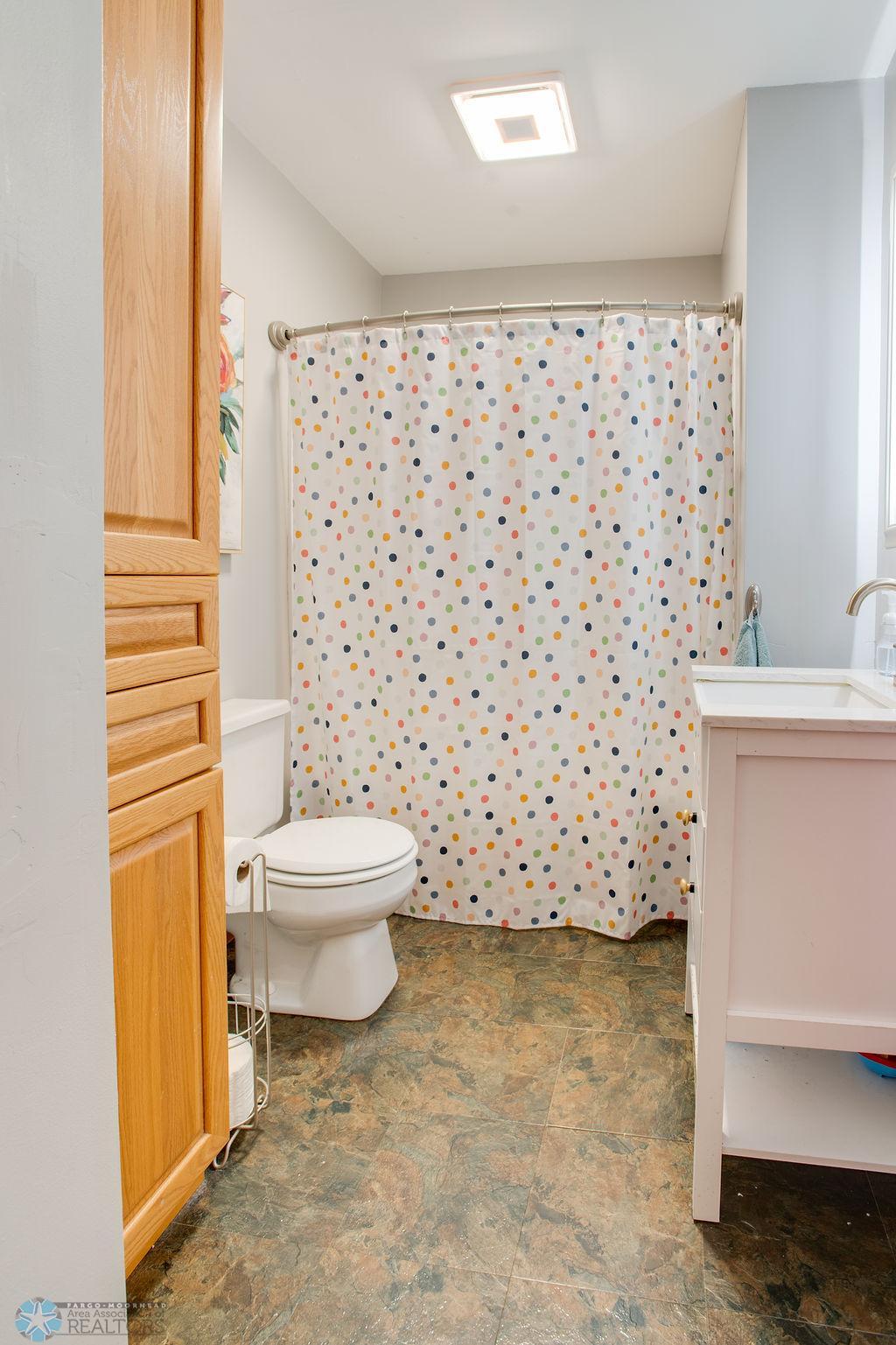 Main floor bath w/smart tech