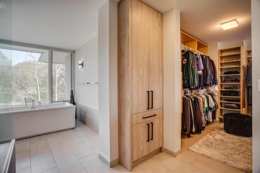 2226 Oakland Road, Hopkins, MN 55305