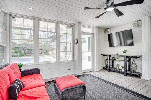 2226 Oakland Road, Hopkins, MN 55305