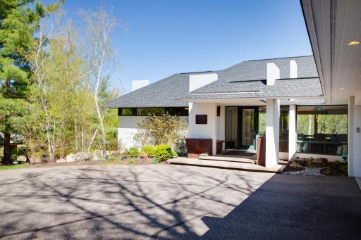 2226 Oakland Road, Hopkins, MN 55305