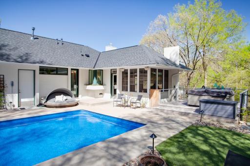 2226 Oakland Road, Hopkins, MN 55305