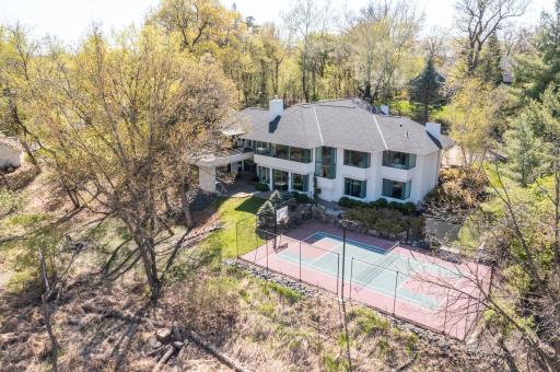 2226 Oakland Road, Hopkins, MN 55305