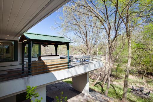 2226 Oakland Road, Hopkins, MN 55305