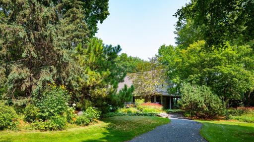 9002 Riley Lake Road, Eden Prairie, MN 55347