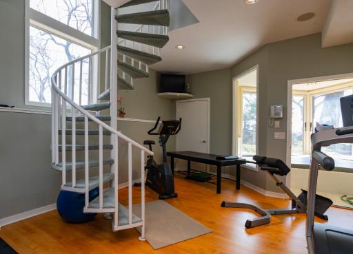 9002 Riley Lake Road, Eden Prairie, MN 55347