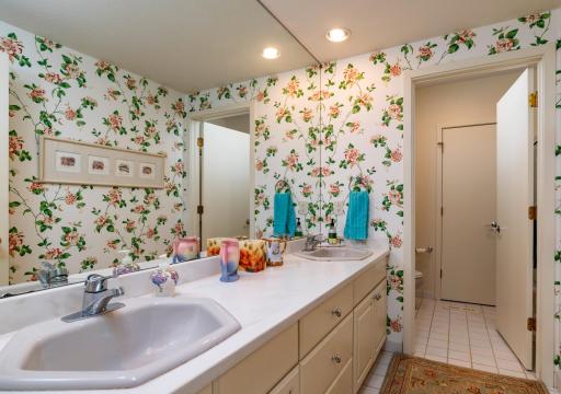 9002 Riley Lake Road, Eden Prairie, MN 55347
