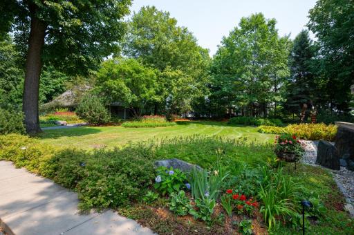 9002 Riley Lake Road, Eden Prairie, MN 55347