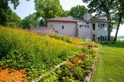 9002 Riley Lake Road, Eden Prairie, MN 55347