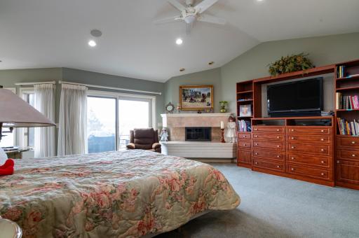 9002 Riley Lake Road, Eden Prairie, MN 55347