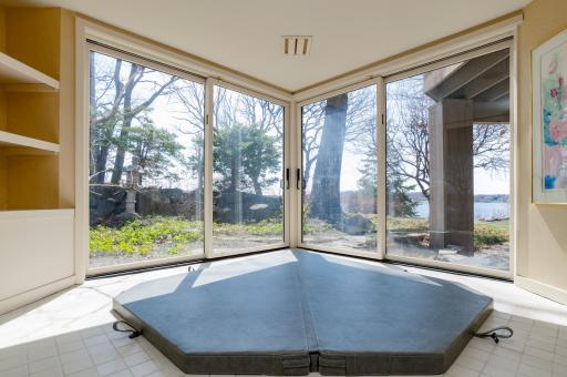 9002 Riley Lake Road, Eden Prairie, MN 55347