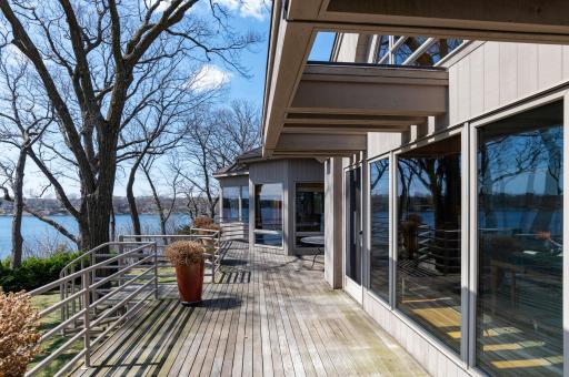 9002 Riley Lake Road, Eden Prairie, MN 55347