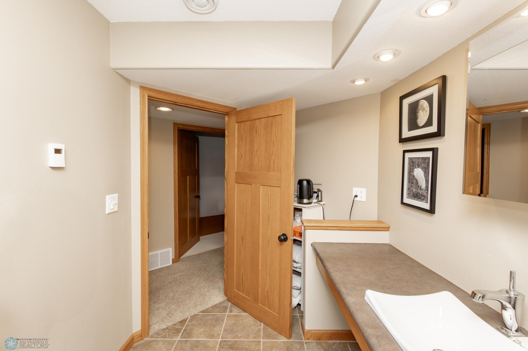 Bathroom 3 - 3/4