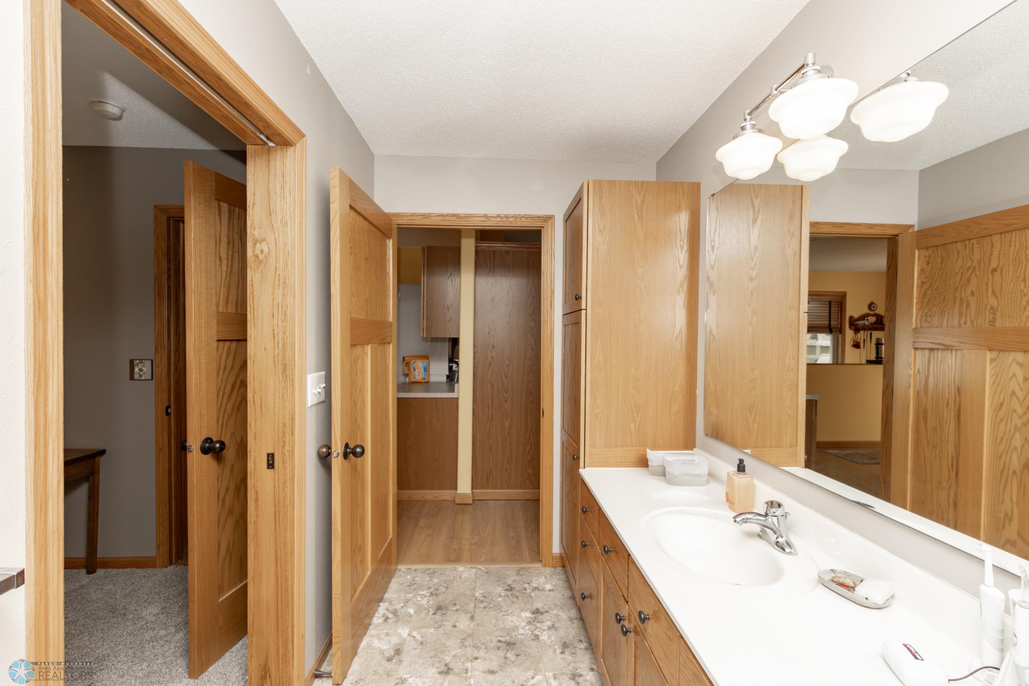 Primary Bathroom - Full - Hollywood