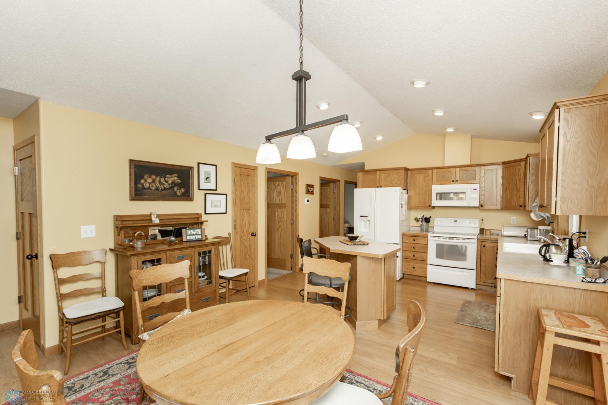 Kitchen/Dining