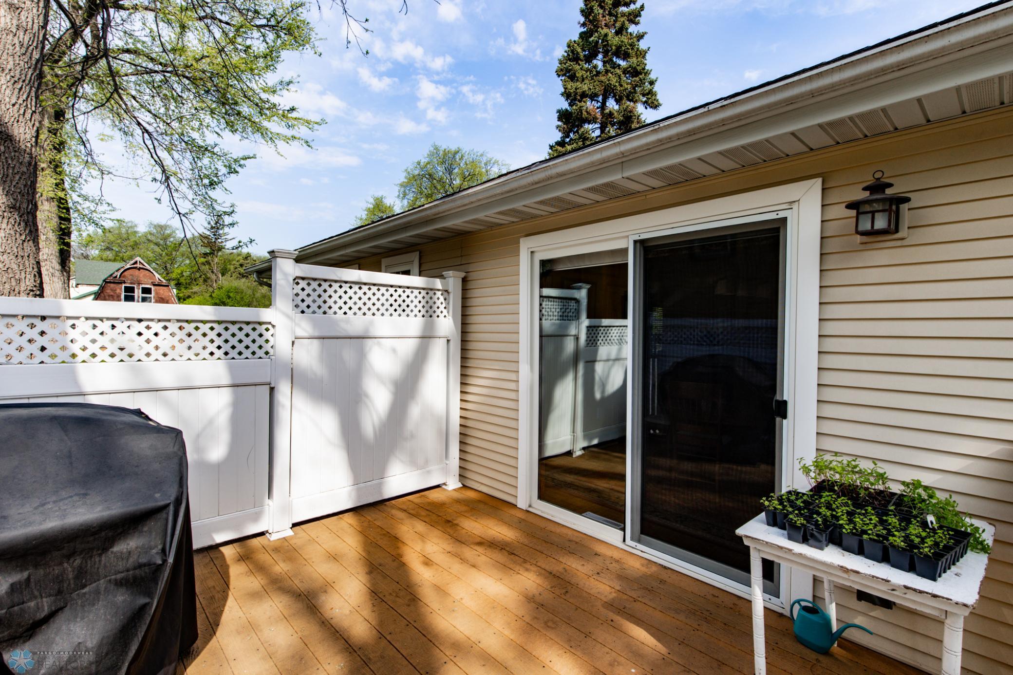 Deck - off dining