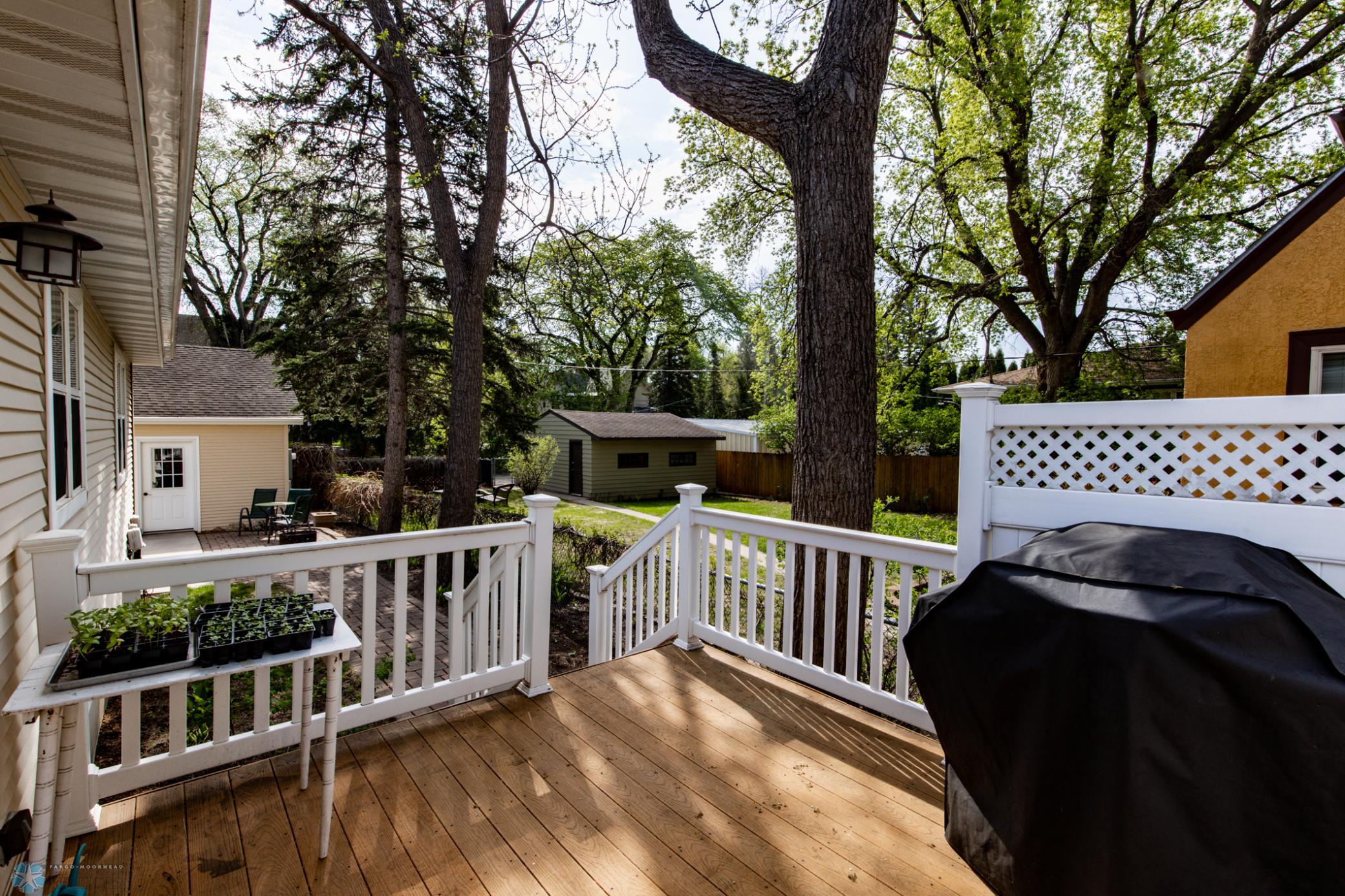 Deck - off dining