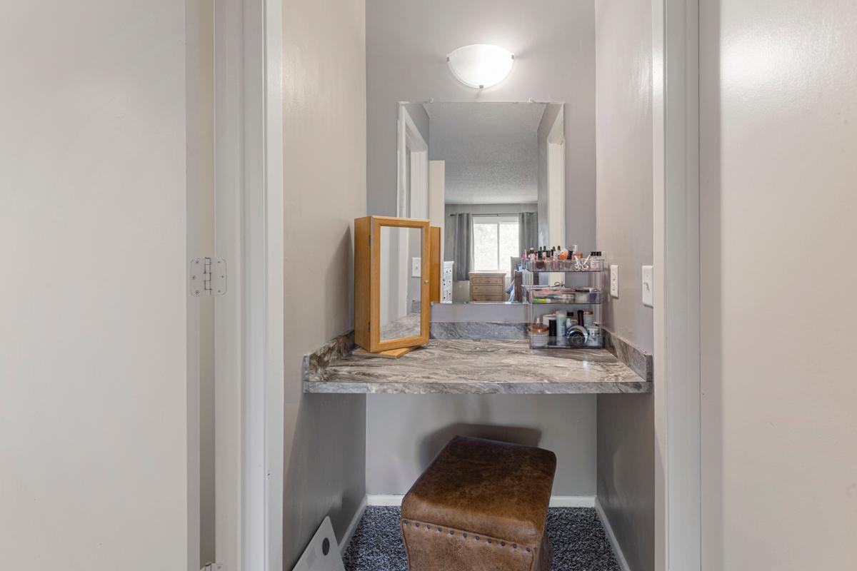 24 Main bedroom.jpg