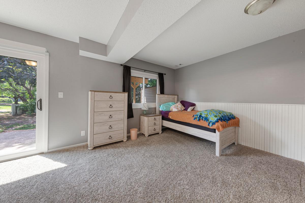 30 Family room_lower.jpg