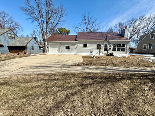 709 15th Street SW, Willmar, MN 56201