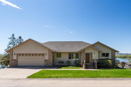 715 S Hill Street, Fountain City, WI 54629