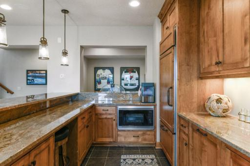 6470 Tanagers Point, Excelsior, MN 55331