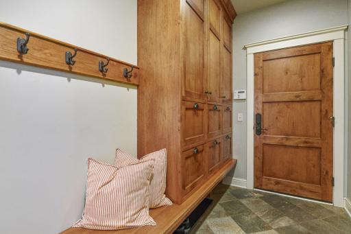 6470 Tanagers Point, Excelsior, MN 55331