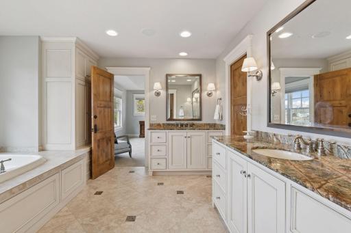 6470 Tanagers Point, Excelsior, MN 55331