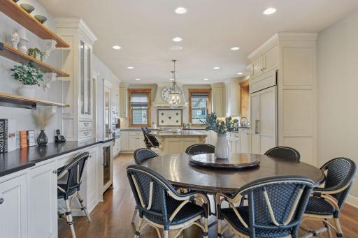 6470 Tanagers Point, Excelsior, MN 55331