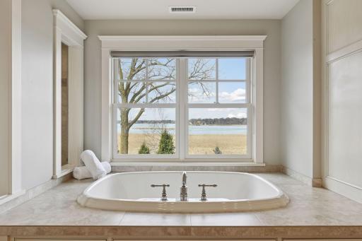 6470 Tanagers Point, Excelsior, MN 55331