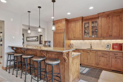 6470 Tanagers Point, Excelsior, MN 55331