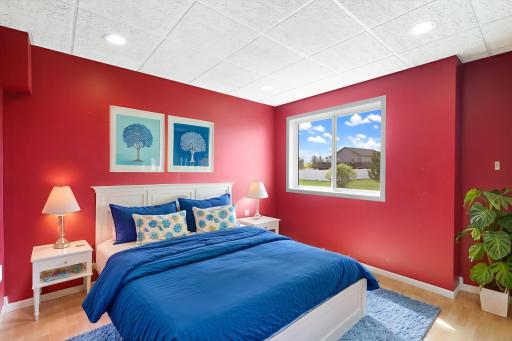 569-Forest-Road-Big-Lake-22 - Kids Room - Standard - 11.jpg