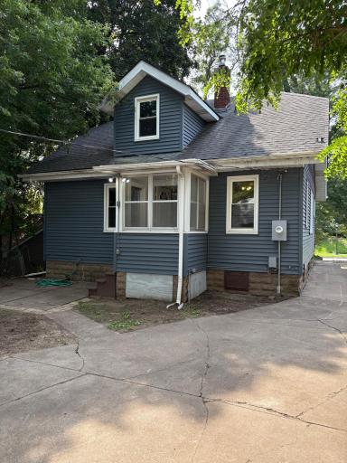1043 Burns Avenue, Saint Paul, MN 55106