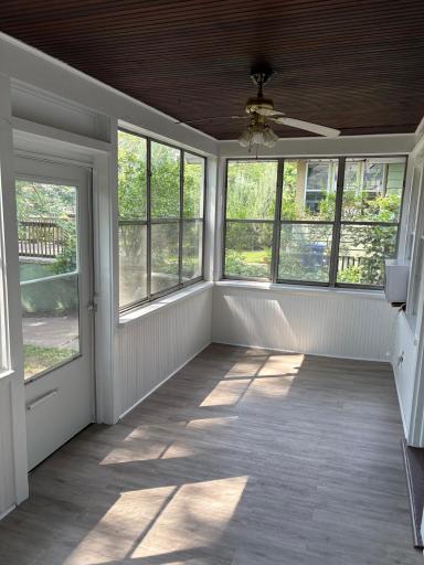 1043 Burns Avenue, Saint Paul, MN 55106