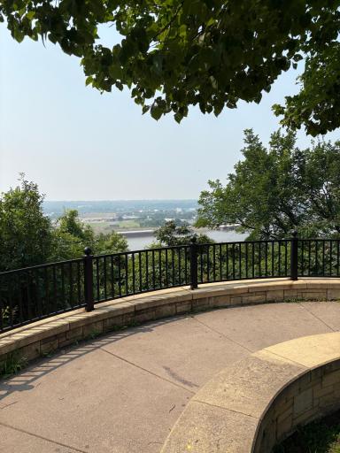 1043 Burns Avenue, Saint Paul, MN 55106