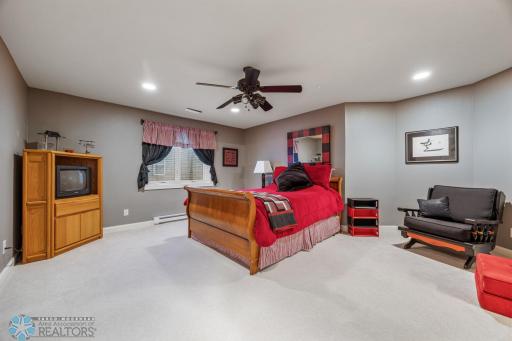 4126 Timberline Drive S, Fargo, ND 58104
