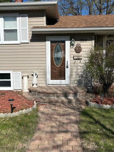 324 Maple Avenue S, Thief River Falls, MN 56701