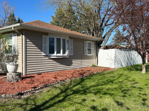 324 Maple Avenue S, Thief River Falls, MN 56701
