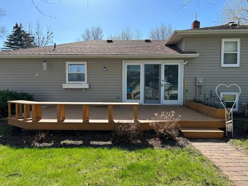 324 Maple Avenue S, Thief River Falls, MN 56701
