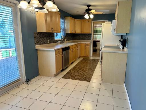 324 Maple Avenue S, Thief River Falls, MN 56701
