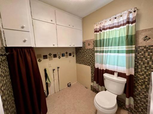 324 Maple Avenue S, Thief River Falls, MN 56701