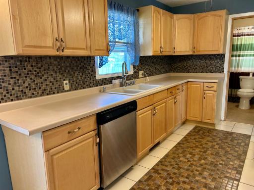 324 Maple Avenue S, Thief River Falls, MN 56701