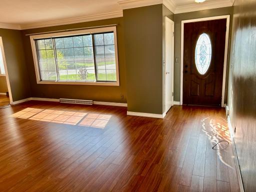 324 Maple Avenue S, Thief River Falls, MN 56701