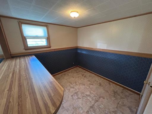 324 Maple Avenue S, Thief River Falls, MN 56701