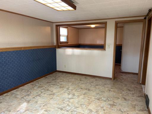 324 Maple Avenue S, Thief River Falls, MN 56701