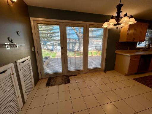 324 Maple Avenue S, Thief River Falls, MN 56701