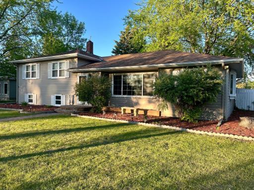 324 Maple Avenue S, Thief River Falls, MN 56701
